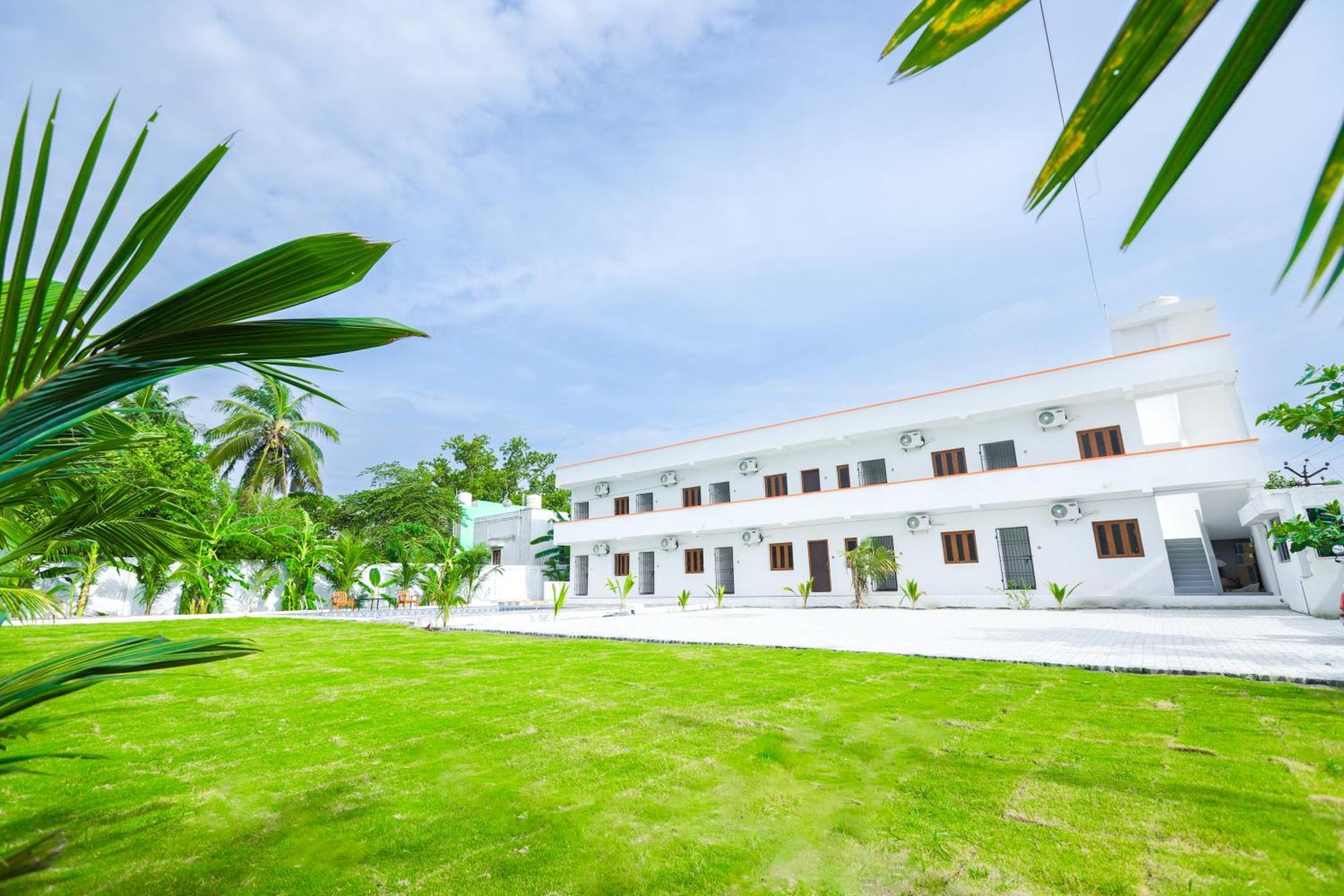 La Piscine Farm House Ауровил Екстериор снимка