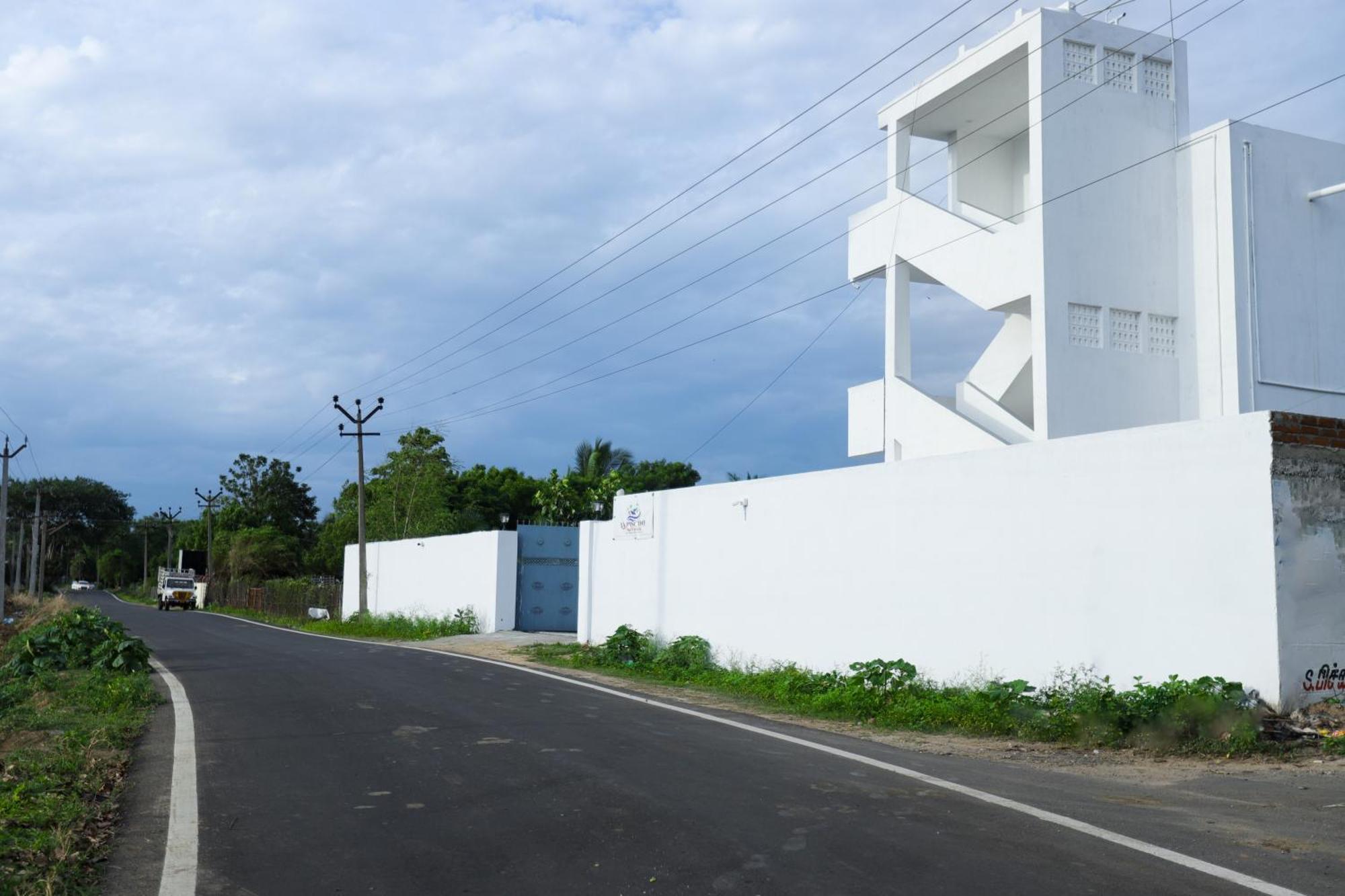 La Piscine Farm House Ауровил Екстериор снимка