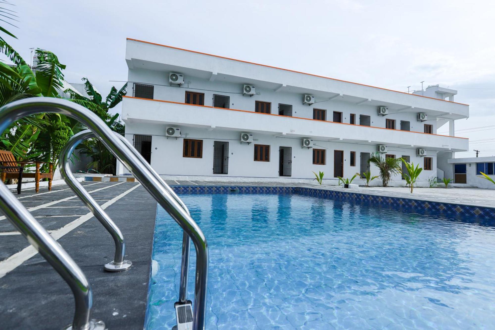La Piscine Farm House Ауровил Екстериор снимка